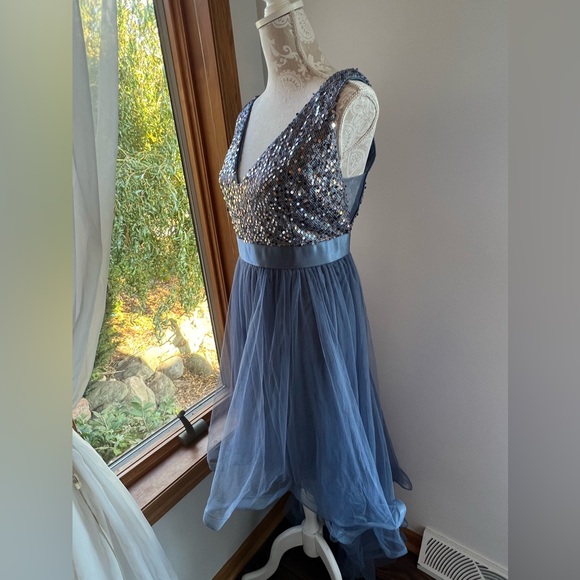 STUNNING Periwinkle Blue High Low Hem Sequin Evening Dress BRAND NEW Size 18 - Picture 2 of 5